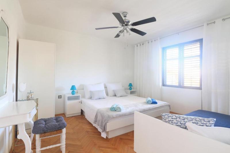 Apartment with Terrace and Sea View image 2