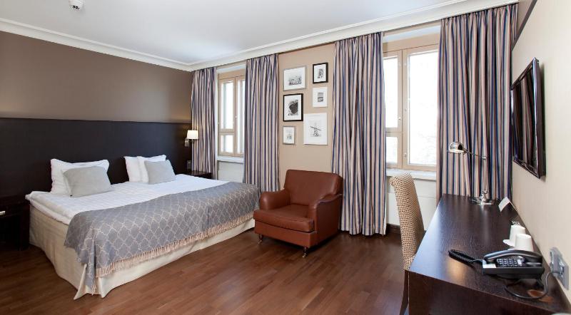 Superior King or Twin Room image 3