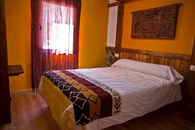 Double or Twin Room image 4