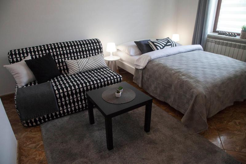 Triple Room with Private Bathroom image 3