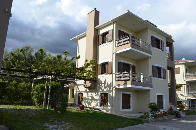 Two-Bedroom Villa image 4