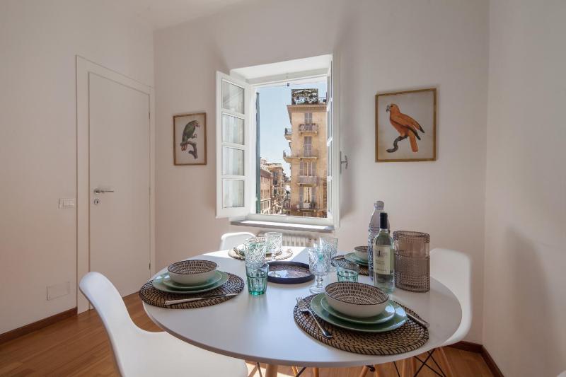 Casa del Vicolo Apartment, 2BDR, 2,5 BTH, Aircondo, Free Parking, easy to excursions, to train and ferries, city life Images