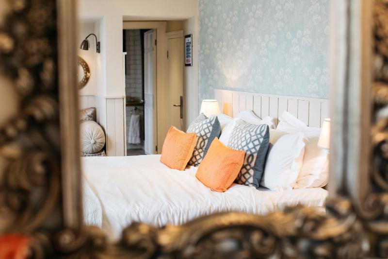 Deluxe Double Room image 2