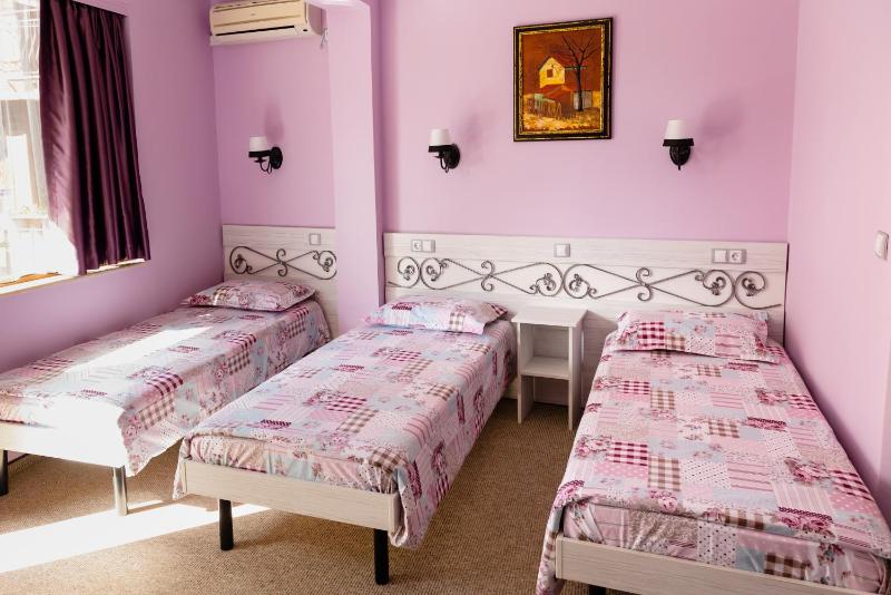 Triple Room with Terrace image 2