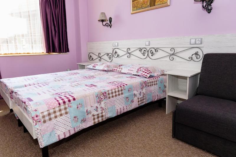 Triple Room with Terrace image 1