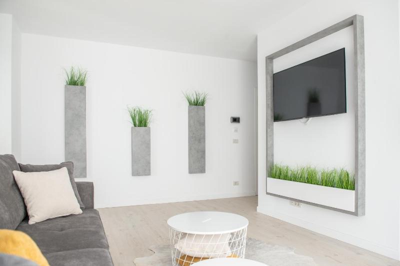 WEST RESIDENCE APARTMENTS - image 7