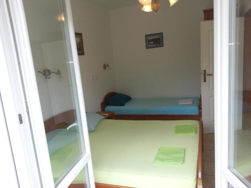 One-Bedroom Apartment image 2