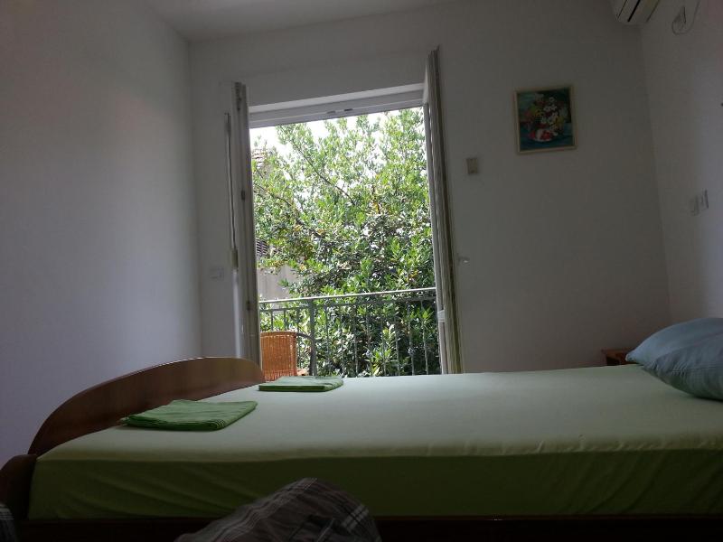 One-Bedroom Apartment image 3