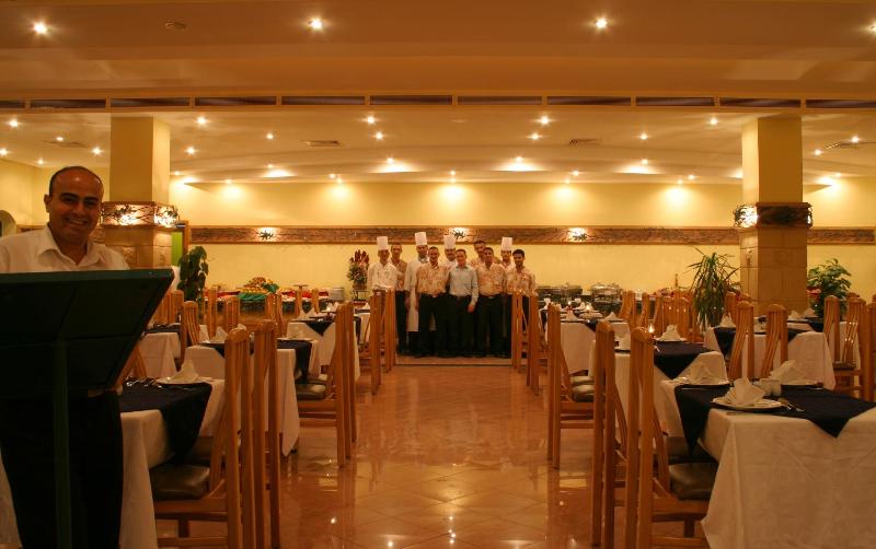 Falcon Hills Hotel - image 22