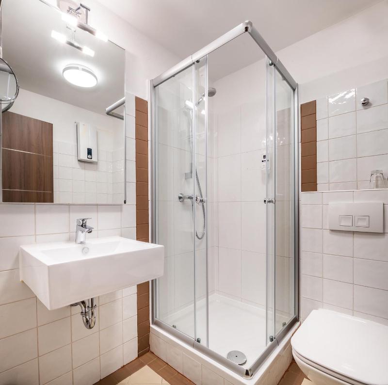 Standard Triple Room image 2