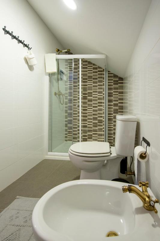 Double Room image 4