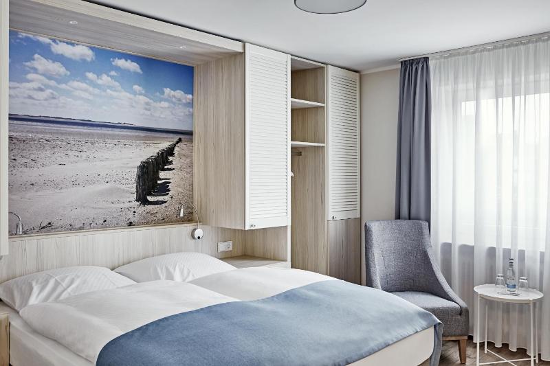 Standard Double Room image 1
