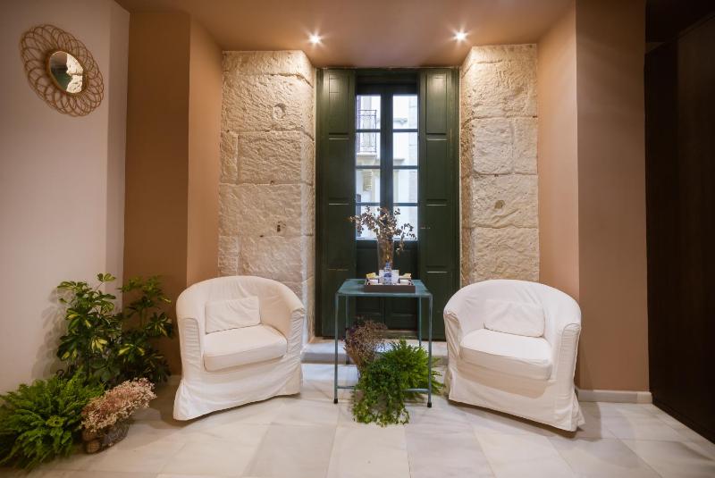 Superior Apartment image 2