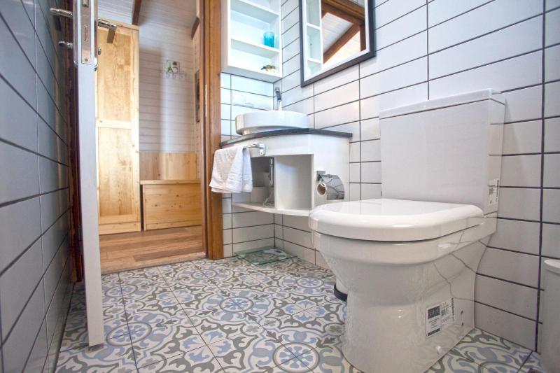 Deluxe Bungalow with Sea View image 3
