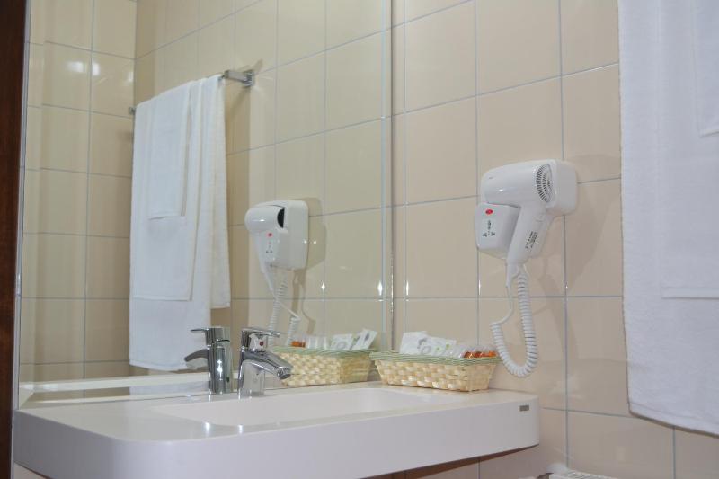 Premium Double Room image 3