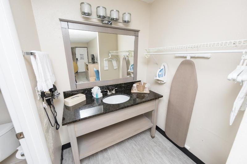 Superior Double Room image 3