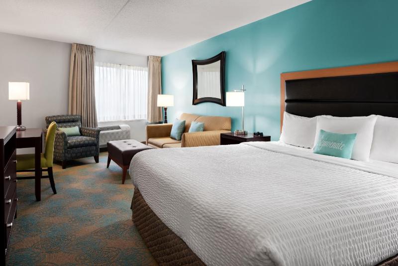 Quadruple Room image 4