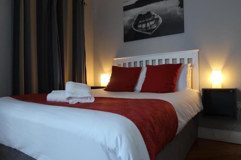 Double Room image 3