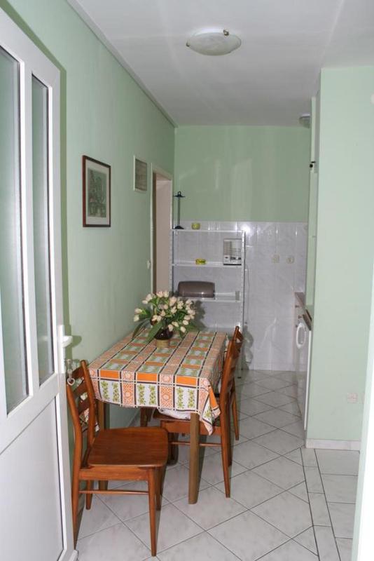 One-Bedroom Apartment with Terrace and Sea View image 1