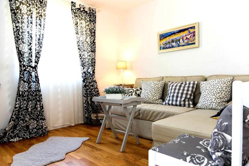 One-Bedroom Apartment with Terrace image 2