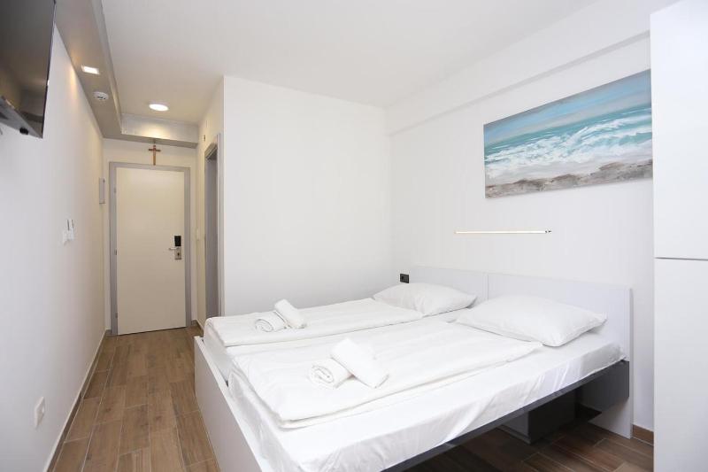 Quadruple Room image 3