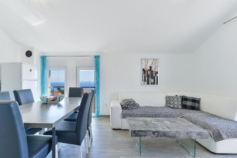 Apartment with Sea View image 1