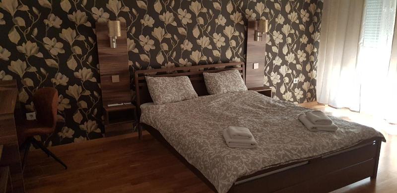UKI-Modern apartment with parking - image 6
