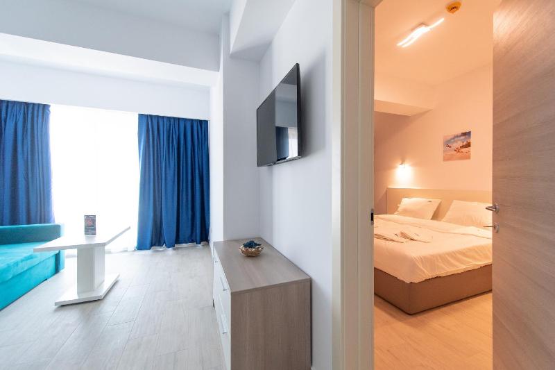Apartment with Sea View image 3