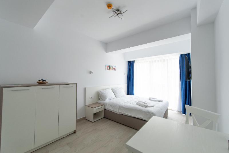 Studio with Sea View image 2