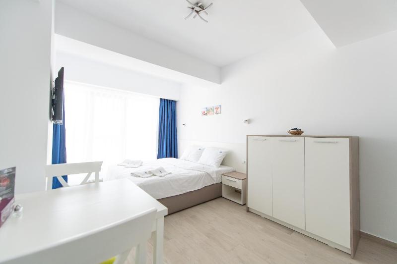 Studio with Sea View image 4