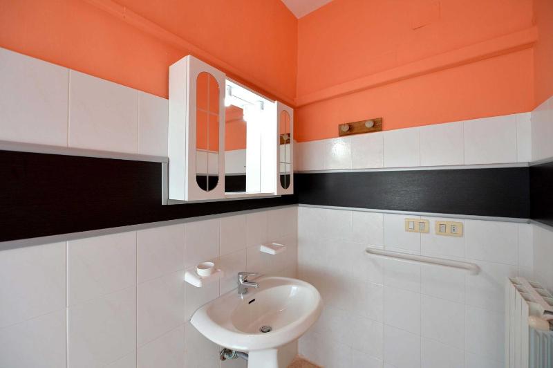 Double or Twin Room image 4