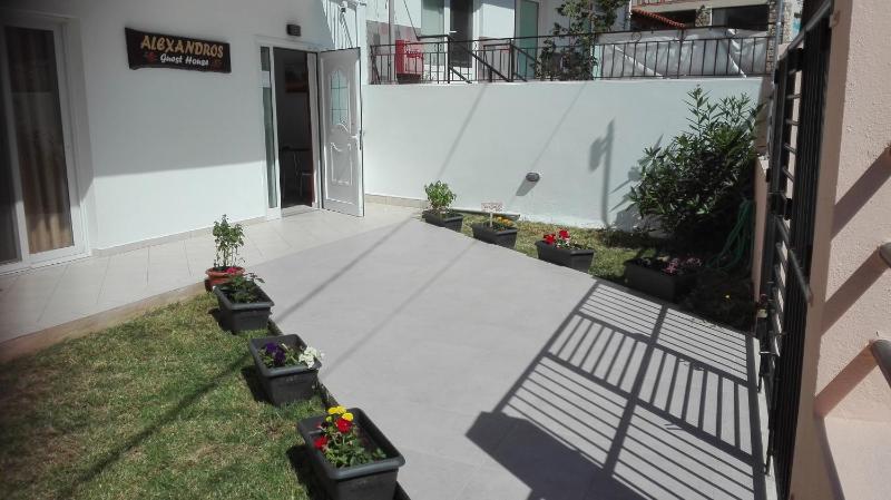 Alexandros Guest House - image 11