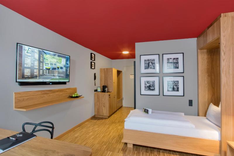 Business Single Room image 4