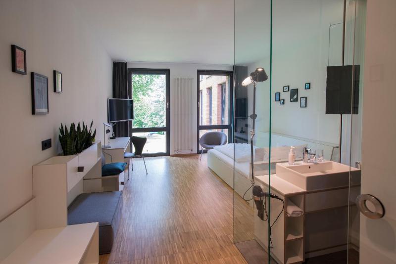 Single Room image 4