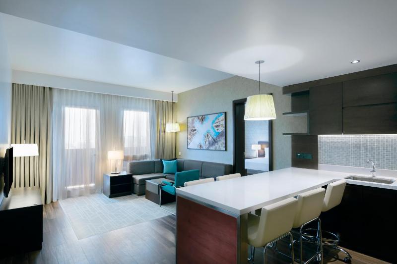 One-Bedroom Apartment with Kitchen - Complimentary Transfer to Gold Souk image 3