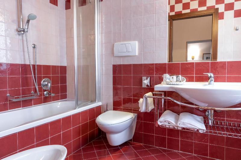 Double or Twin Room image 2