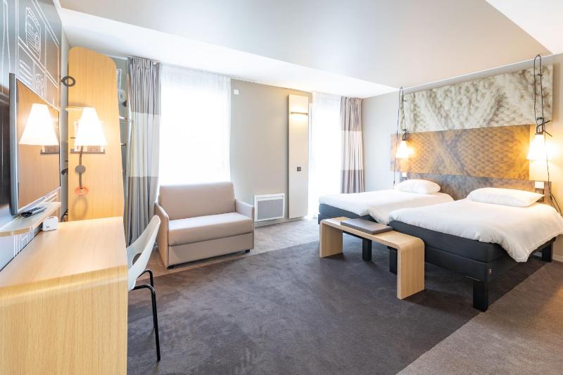 Two Connecting Double Rooms (4 people) image 4