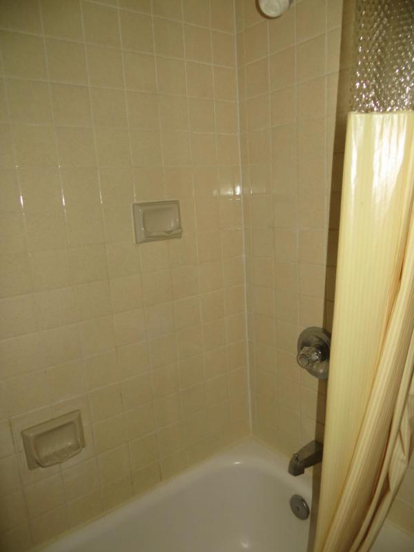 Queen Room - Disability Access/Non-Smoking image 2