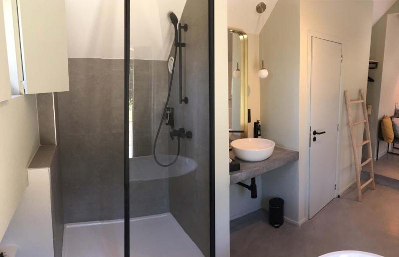 Deluxe Double Room image 2