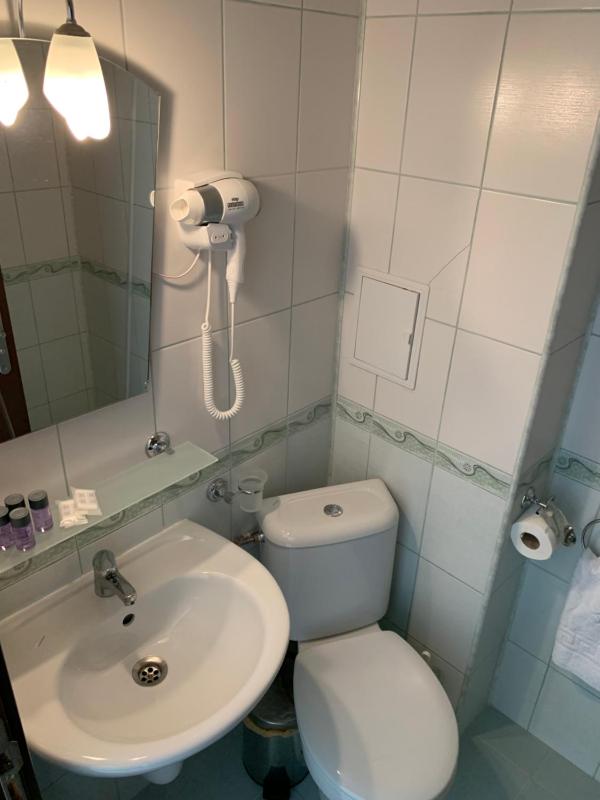 Quadruple Room with Balcony image 1