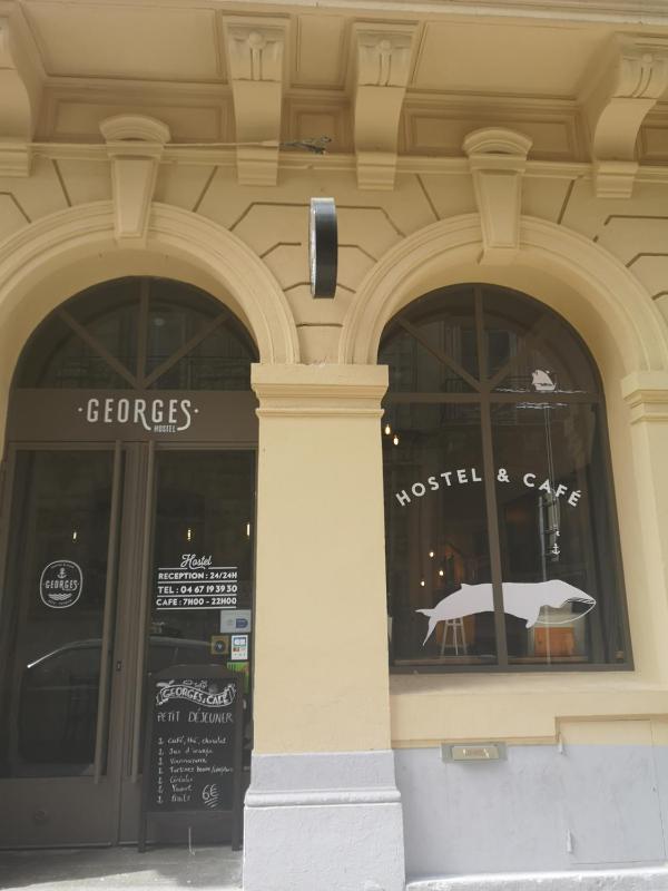 Georges Hostel & Café - image 19
