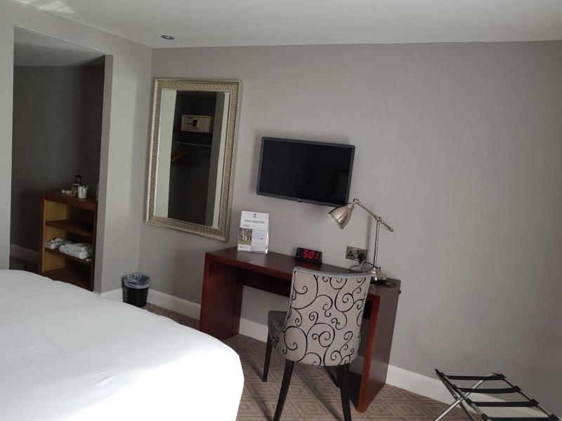 Superior Double Room - Non-Smoking image 4