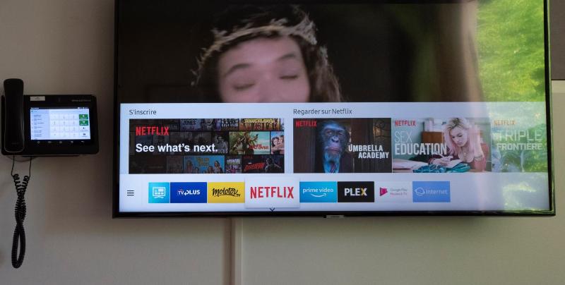 Deluxe King Suite image 3