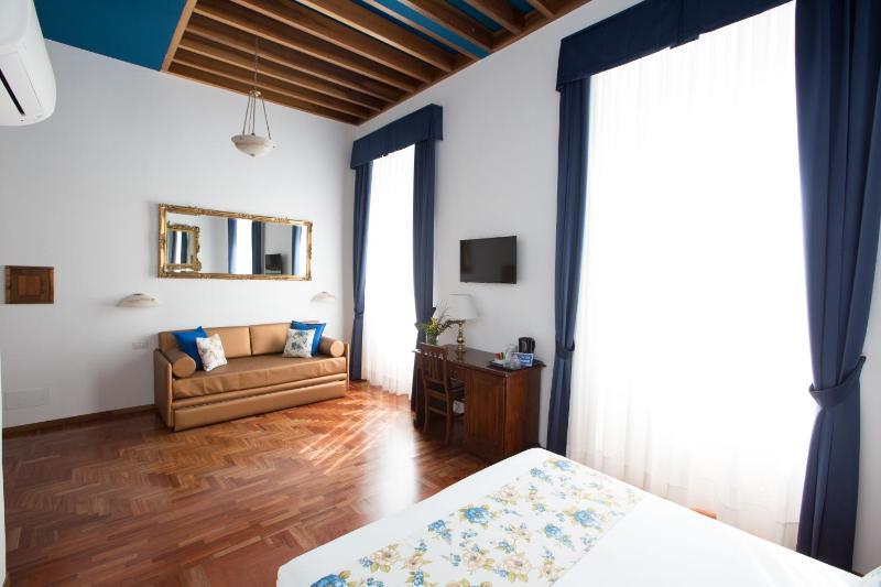 Quadruple Room with Shower image 3