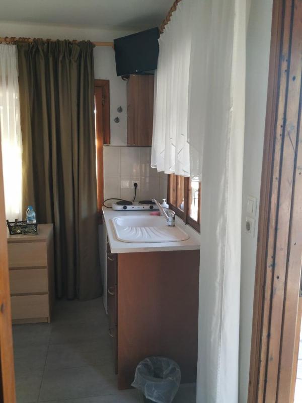 One-Bedroom Apartment image 3
