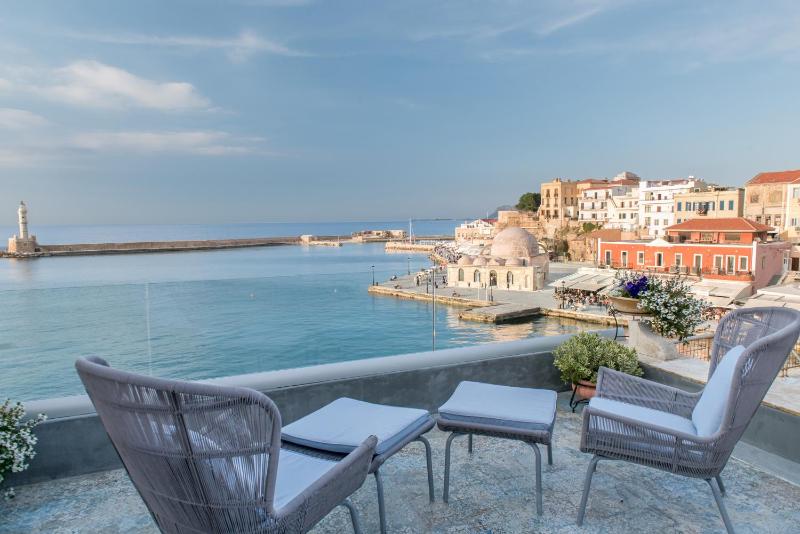 Vranas Residenza Signature Suites - image 1