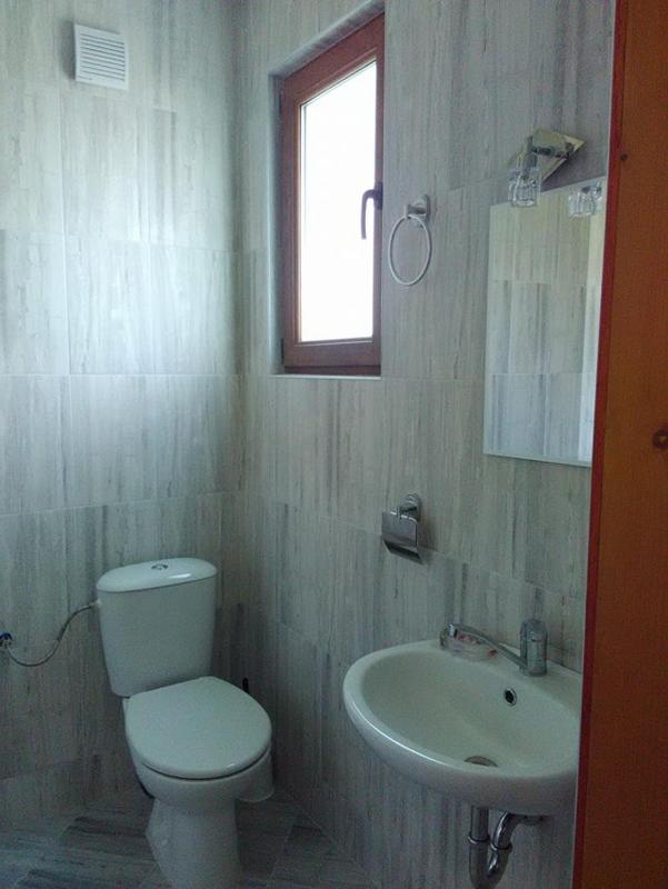 Large Double or Twin Room image 2