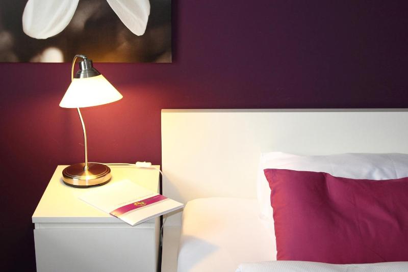 Double or Twin Room with Balcony image 2