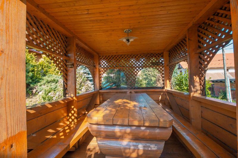 Chalet image 2