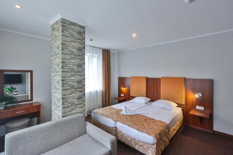 Superior Triple Room image 1
